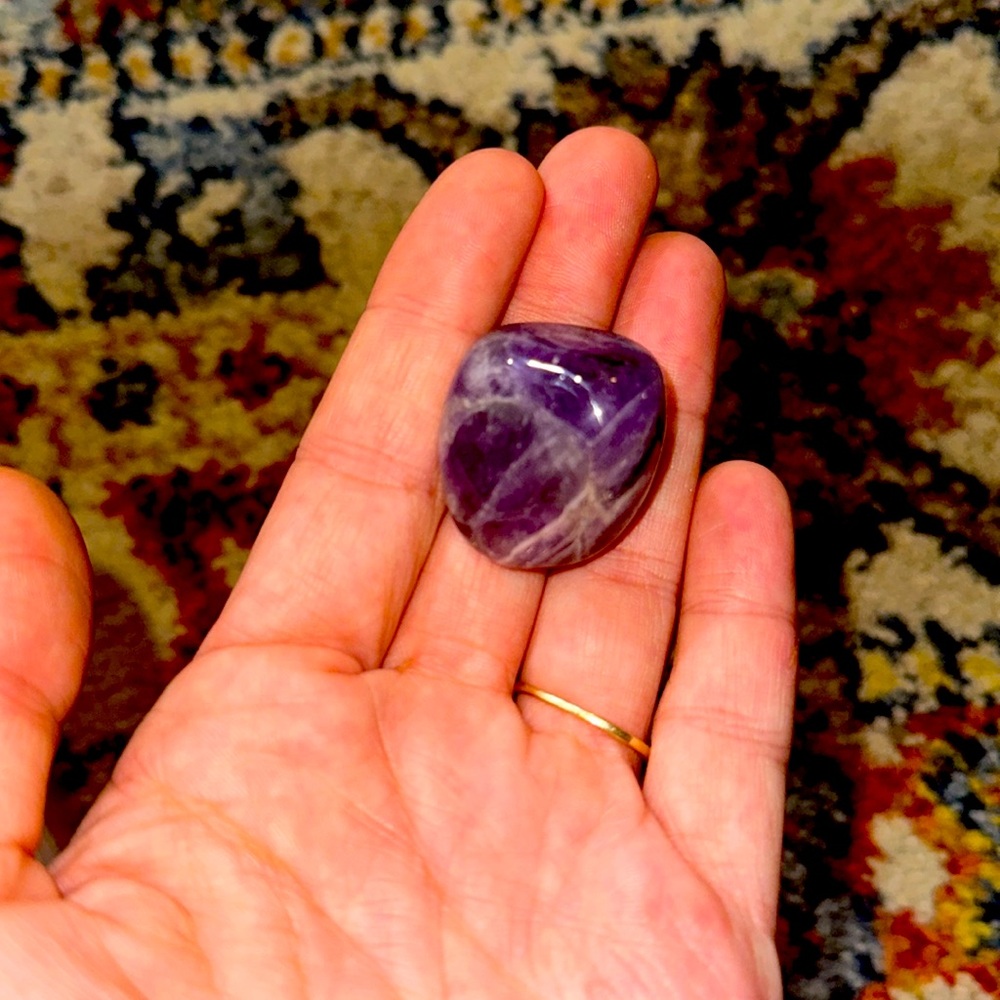 Amethyst tumble crystal